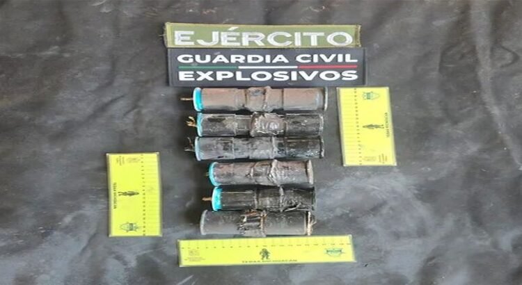 Abandonan minas explosivas en un puente de Michoacán Abandonan minas explosivas en un puente de Michoacán