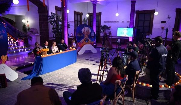 Presenta edil Carlos Soto actividades de Noche de Muertos en Zamora