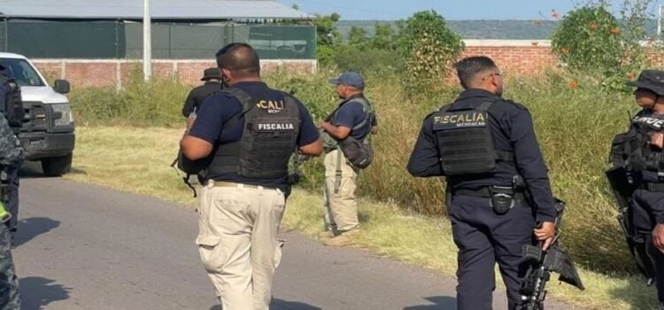 Agentes de la FGE de Michoacán son atacados durante cateo