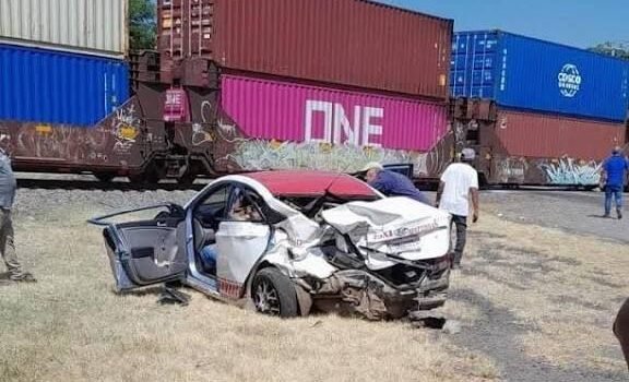 Taxista resulta lesionado tras intentar ganarle el paso al tren en Zamora