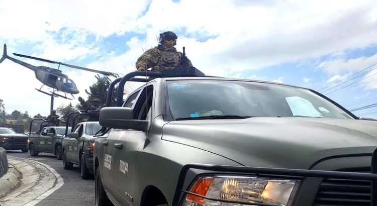 Defensa detiene a 5 personas e inhabilita 7 tomas clandestinas en Michoacán Defensa detiene a 5 personas e inhabilita 7 tomas clandestinas en Michoacán