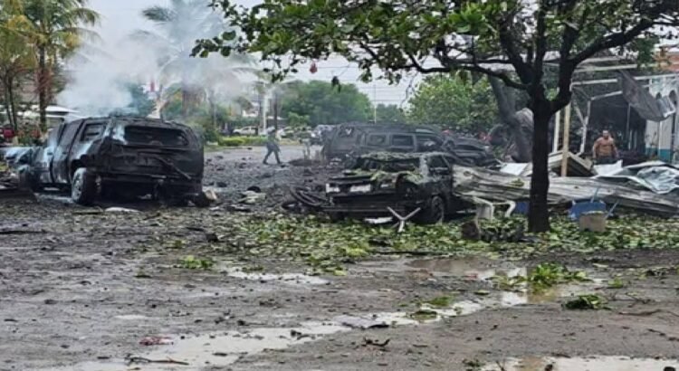 Explosión de coche bomba en Michoacán: Esto sabemos del ataque en Coahuayana que dejó 5 muertos Explosión de coche bomba en Michoacán: Esto sabemos del ataque en Coahuayana que dejó 5 muertos