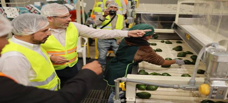 Celebra Bedolla reforma que reduce a 40 horas la jornada laboral