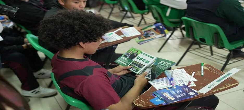 Michoacán eliminará examen de admisión y asegura ingreso al bachillerato