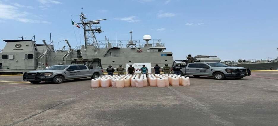 Marina decomisa combustible en costas de Michoacán y detiene a tres personas