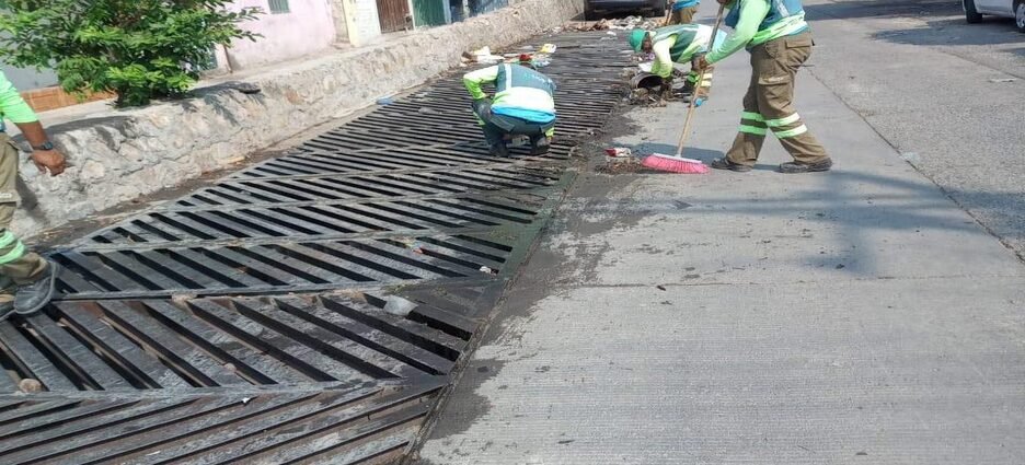 Refuerzan limpieza de drenajes en Zamora para prevenir inundaciones en temporada de lluvias