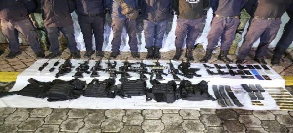 Acusan de secuestro a ocho expolicías detenidos en Zinapécuaro