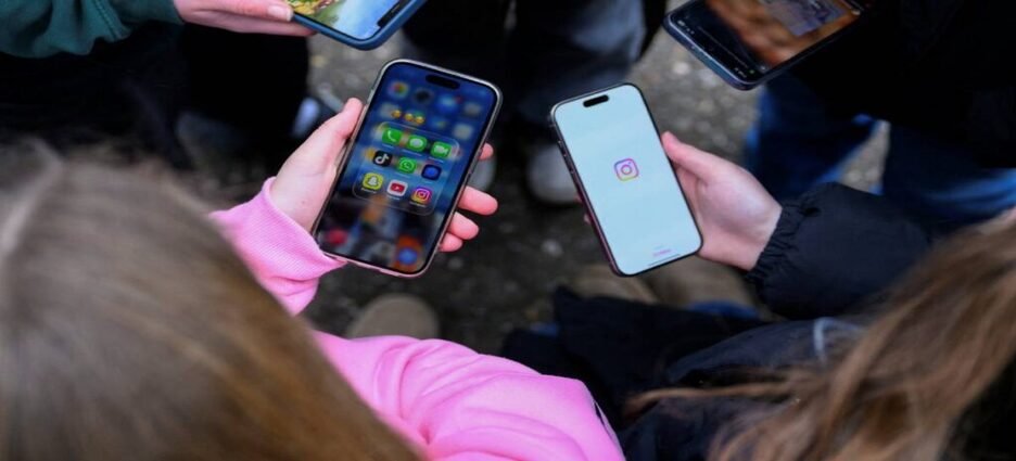 Michoacán analiza regulación digital para proteger a menores de edad