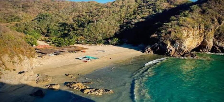Playas de Michoacán invitan a disfrutar unas vacaciones inolvidables este verano